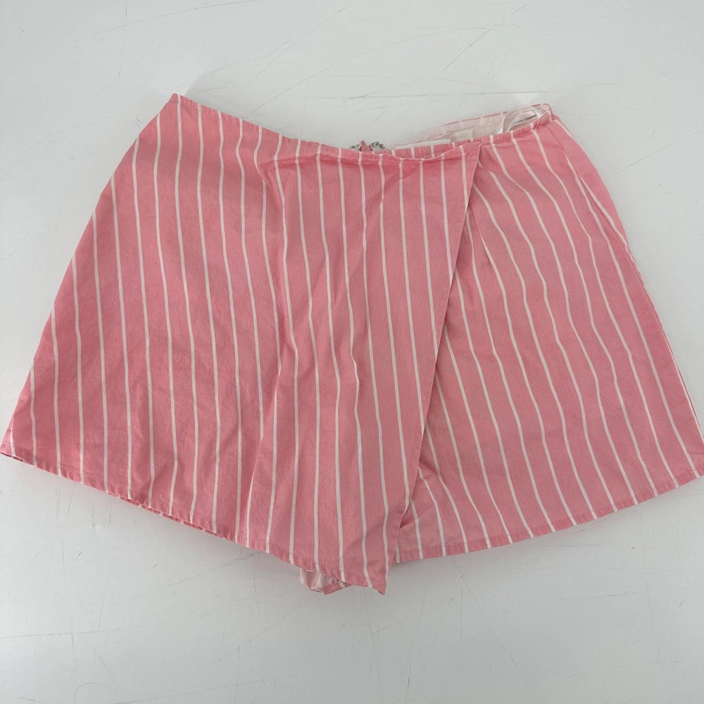 Lovers & Friends shorts skort size small pink white stripes barbiecore